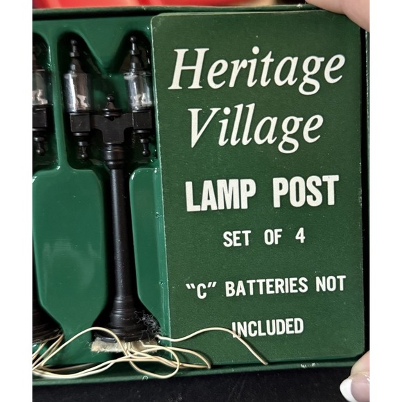 Department 56 Heritage Village Lamp Post Set 4 Battery Operated Black 3.5" NEW - Picture 3 of 6